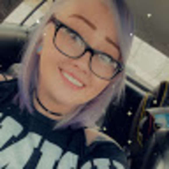 Meet your Posher, Kendra - Picture 1 of 1